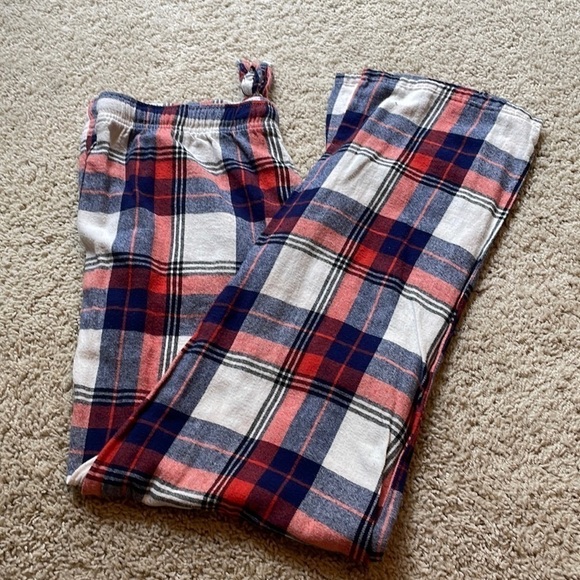 Old Navy XL blue,red and white plaid pajama pants - Picture 2 of 8